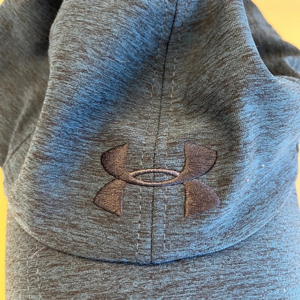 Women’s adjustable lightweight blue under Armour hat